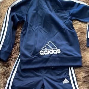 Boys💙Adidas Track Suit💙 size 5